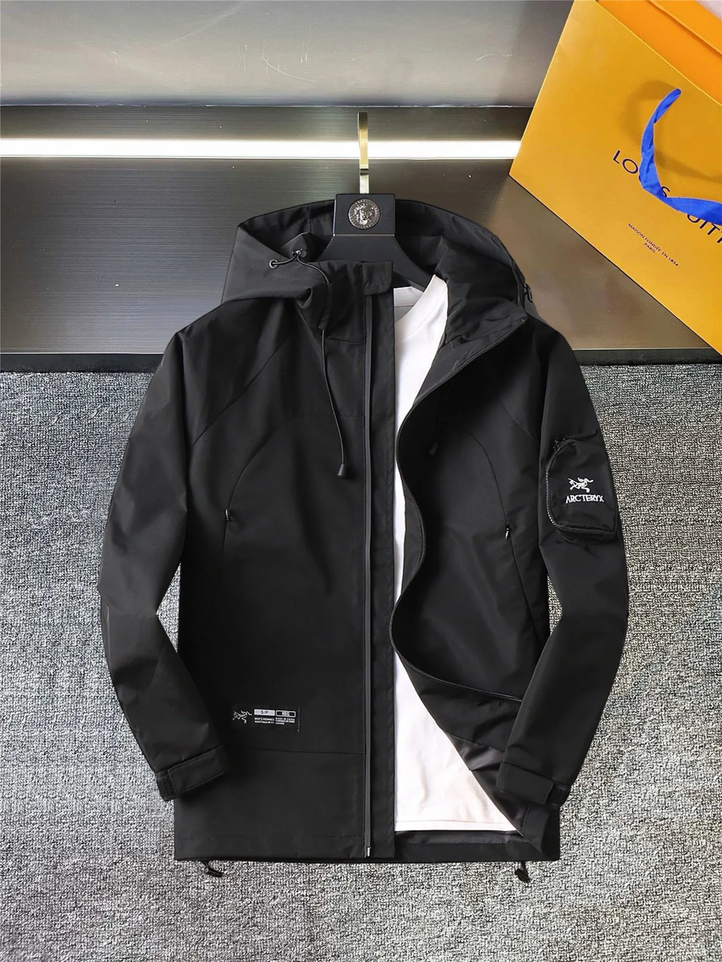 Same Style， ， 2026 New Arrival ， Original Premium Breathable ， ， ， Quality。 ， Sizes：M～3XL，